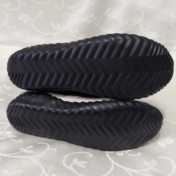 Sorel Winter Boots - Picture 6 of 11